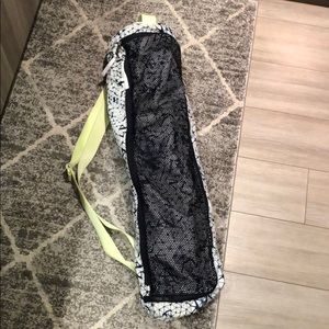 Lululemon yoga bag + Free Amazon Yoga Matt